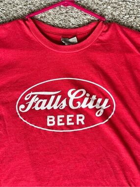Falls City Beer Red Graphic Tee Size Medium